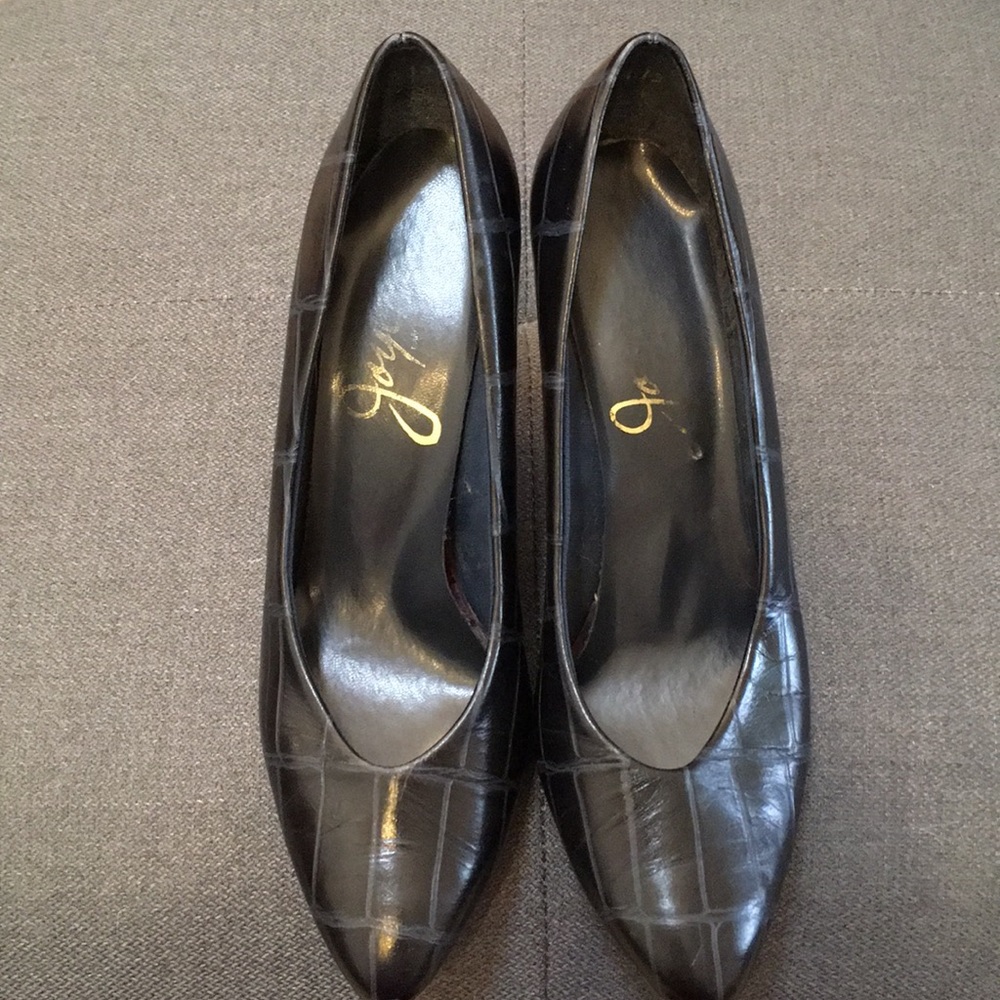 Navy Joyce heels Sz 8M